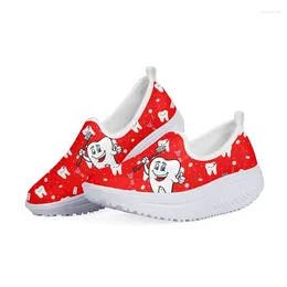 Lässige Schuhe, in denen Frauen Sneakers Flats Plattformhöhe zunehmen rot süße Zahnarzt Design Damen Sommer Mesh Sheos Dropship