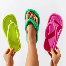 Letnie zwięzłe cukierki Kolor Ladies Flip Flip dla kobiet przytulne slajdy gibhe miękkie sandały morskie kapcie halowe buty domowe 240422