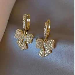 Dangle Chandelier Korea New Design Fashion Jewelry Exquisite Copper Set Zircon Bow Pendant Earrings Luxury Womens Gala Party Earrings D240323