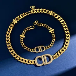 2024 New Damen Populärer Schmuck einfacher Perlenkettenschmuck Set Einfacher Perlenketten -Set