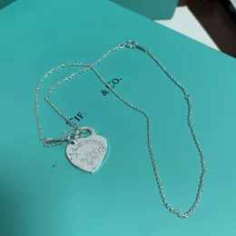 デザイナージュエリーTiffanyJewelry Luxury TiffanyJewelry Pendant Necklace Womens Jewelry Fashion Street Ladies Large Heart Necklace Holiday Gister 467