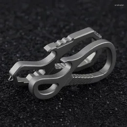 Nyckelringar Multifunktion Luxury Car Titanium Keychain Key Ring Screwdriver Wrench Buckle Holder For Man Manlig kreativitet Present Partihandel