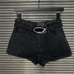 Kadınların Denin Şortu Bel Kemeri ile Jeans Siyah Yaz Kırıştı Günlük Jean Şortları Lüks Tasarımcı Sokak Stili Ins Moda Şüphesi