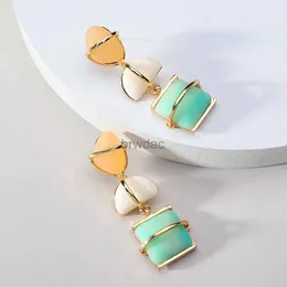 Dangle Candelier Fashion Resin Stone Charme Decoração Glamourosa Festas de Férias Pingente Jóias Trendência Design de Luxo Dangle Drop Stop para Mulheres Presente D240323