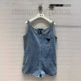 Damen-Jumpsuits Rompers Designer 2024 Frühlings-/Sommer-Jumpsuit kann süß, salzig und altersreduzierend sein H-förmiger Locker Fit Denim Jumpsuit Shorts 7Ry8