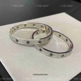 Высокие ювелирные браслеты для Carter Womens Cnc Precision Black Nail Bracelet для мужчин Full Sky Star Three Row Diamond Bracelet с черной керамикой полной алмазной пары