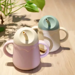 1pc Baby Silicon Doppeldeckel Fütterungstasse mit Griff Sippy Todlers Lernen Getränkewaren Kinder Soft Snack Tasse Geschirr 240423