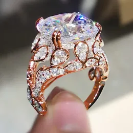 Bande Huitan Creative Hollow Design Splendosi anelli di zirconia cubica per donne color rosa o colore argento festa di matrimonio Gioielli alla moda