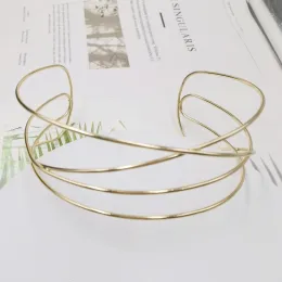 Halsketten neue 3 -Stil -Punk Gold Silber Farblegierung Drehmomente Halsketten für Frauen Mode geometrische Kragen Choker Dorado Halskette 2022