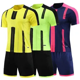 I fan sono in cima a Tees 19-20 Suit da calcio domestico Suit per bambini adulti Student Soccer Jersey Set di allenamento uniforme di personalizzazione delle corsi di personalizzazione per tracce Y240423