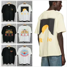 Rhude 디자이너 셔츠 남성 T 셔츠 그래픽 티 셔츠 여름 티셔츠 옷 전면 및 뒷면 인쇄 짧은 슬리브 하이 스트리트 커플 모델 간단한 편지 인쇄 빈티지