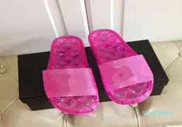 Designer Slipper Transparent Glossy Pool Muli Slide 2021 Lancio Clear Jelly Pvc Sandals Womens Luxury Lady Slip sulla sabbia 3545 RO6288658