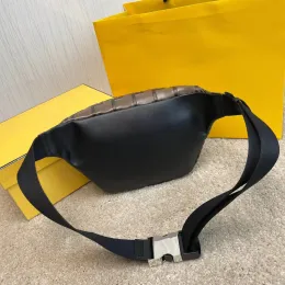 Kadın Belleri Göğüs Crossbody Bag Lüks Tasarımcı Bel Çantaları Bumbag Fanny Pack Kadın Orijinal Deri Kabartmalı Çantalar Çanta Kemer Serseri Omuz Çantaları