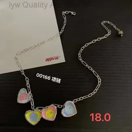 Necklace Designer per donna Mui Mui Luxury Butterfly Necklace Miao Famiglia Sweet Cool Spicy Girl Collace Olio colorato che lascia cadere quattro lettere per il cuore di pesca alla moda