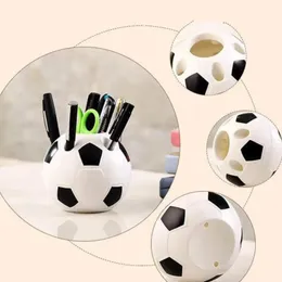 NEU 2024 Fußballformwerkzeugversorgungen Stiftbleistifthalter Fußballform Zahnbürste Halter Desktop Rack Tisch Home Dekoration Schüler Geschenke für