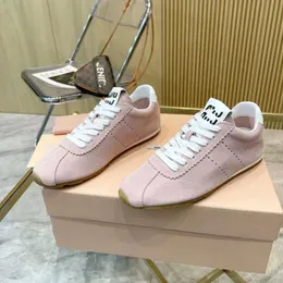 Yüksek versiyon Erken Bahar Yeni Ürün, Basit Dantel Up Moda Sporları Alman Eğitimi Forrest Gump Ayakkabıları, Düz Altlı Küçük Beyaz Ayakkabı Kadınlar İçin
