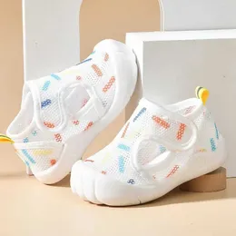 First Walkers Summer Air Mesh Mesh Sandals 1-4t Baby للجنسين أحذية غير رسمية مضادة للانزلاق ناعم ناعم أول مشاة الأطفال خفيفة الوزن Y240423