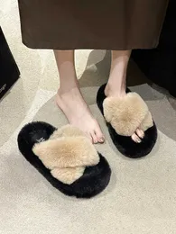 Tofflor casual sommar kvinnor skor päls flip flops med beige hälen sandaler pantofle plattform glider lyx plysch mjuk svart 20 h240423