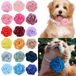 Hundebekleidung 30pcs Slidsable Haustier Bowties Kragen Accessoires Rose Blumenstil Katzenzubehör Doggy Bowtie Small Charms