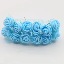 Dekorative Blumen Himmelblau 12pcs 2 cm künstlicher Mini -Schaumrose mit Netz Bouquet Mehrfarbige Hochzeitsheim -Geburtstagsdekoration gefälschter Kranz