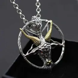Collana Con Ciondolo Capra In Acciaio Inox Oro E Argento - Gioiello Originale Per Donna - Regalo Simpatico Per Ragazze