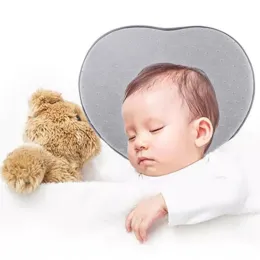 Kudde Baby Pillow Memory Foam Support Baby Head Protection Cushion For Children Neck Heart Form Mjuk andningsbar Nyfödd kudde