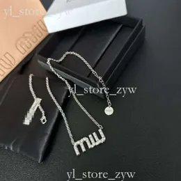 Mui Mui Necklace Copper Inlaid Diamond äkta guldelektropläterad MUI -struktur är explosiv i Autumn High Edition Instagram Luxury Women Necklace 2019
