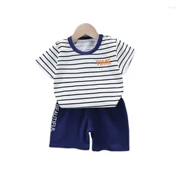 Одежда наборы летняя детская одежда костюма для джентльмена в стиле младенца T-рубашка шорты 2pcs повседневный пробежек для малышей наряды 2024