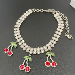 Designerinnen Frauen Luxus Halskette Weiß vergoldet Bling CZ Diamond Cherry Choker Designer Halskette für Mädchen Frauen für Party Hochzeitsgeschenk