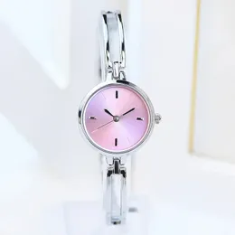 Nuovo braccialetto Watch Women Watch Designer Classic Elegant 25mm in lega di lusso in lega di lusso Analog Quartz Ladies Watch Girls Sister Gift All Match Rose Gold oro