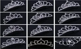 Parlayan Rhinestone Crown Girls039 Gelin Tiaras Moda Taçları Saç Taraklar Gelin Başlıkları Aksesuarlar Parti Saç Takı W3221342