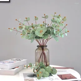 Dekorative Blumen 6pcs Simulierte Pflanze 3-How Eucalyptus Blattgrün Home Dekoration DIY Blumenanordnung Material Desktop