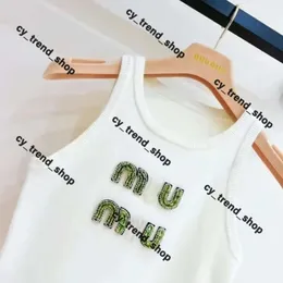 Mui Mui Top Бесплатный размер дизайнерские футболки с одним размером дизайнерские топы дизайнера летних мужских женских жилетов Роскошная модная синглетная спортивная жилет Mimu футболка Mimu футболка Loueies 839