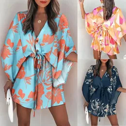 Sommer Womens Casual Bohemia Beach Urlaub Minirock gedruckte Fledermaushülle Schnürung mit sosen Knopfkleid mit Button 240419
