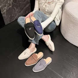 Designer LP Supotos de couro genuínos de volta para mulheres chinelos vazios sapatos de feijão de primavera usados nos sapatos de estilo casual de fundo liso externo