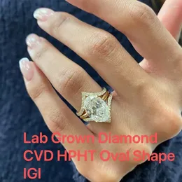 クラスターリングAEAW 14Kイエローゴールドオーバルカットデ対ラボ栽培ダイヤモンド婚約リング4（メインリング）CVD HPHT IGI