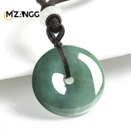 Klipp naturligt en bra jadeitolja grön fredsspänne hänge is typ jade halsband män och kvinnors stil avancerade smycken lycklig amulet