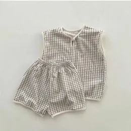 Kleidungssets Sommer neue Baby Ärmel und karierte Kleidung Set Cotton Boys Mädchen Weste + Shorts Pajamas 2pcs Anzug Kinder Freizeithaus H240423