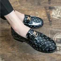 Hot Men Shoes Loafers High quality Print PU Leather Slip on New Fashion Design Metal Decoration Comfortable Classic