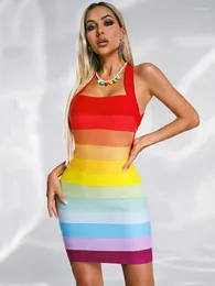 Lässige Kleider farbenfrohe Spaghetti -Gurt Verband Kleid Frauen Sommer 2024 Sexy Kreuzrückenless Mini Party Fashion Bodycon Outfits H001