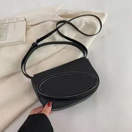 Tasarımcı Çanta Erkek Omuz Çantası Crossbody Bag Emaye Metal Plak Lüks Bag Üst Saplı Katı Deri Flep Şekli Çanta Gündelik XB009 C4