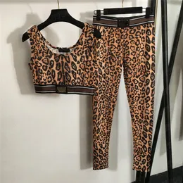 Leopard Print Sling kamizelki legginsy jogi stroje Kobiety mody dresy metalowej odznaki czołg sportowych