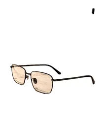 Kvinnors glasögon ram klar lins män solgasser modestil skyddar ögonen UV400 med fall 0320