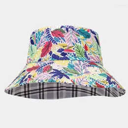 Berets 2024 Four Seasons Polyester Print Bucket Hat Outdoor Travel Sun Cap för kvinnor 02
