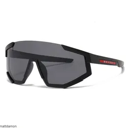 Shield Top Men Kvinnor Cycling Eyewear Linea Rossa 04WS Matte Svart Dark Grey Mens 63 mm Solglasögon Utomhussport som kör Glasar2024 S