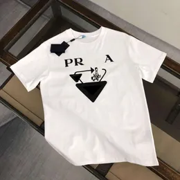 Triangle T-Shirt Designer p Top Quality Thructy Fashion T-Shirt جديد بأكمام قصيرة من الجنسين ربيع/صيفًا رسالة شعار نقي القطن القصيرة قصيرة الأكمام