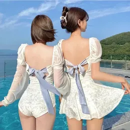 Japanska och koreanska kjol i ett stycke Swimsuit Female French Fairy Halter Sexig Puff Sleeve Conservative Hot Spring Swimsuit