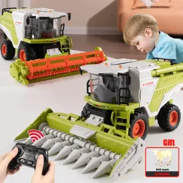 Bilar Nya RC Farmer Cars Toys 1/24 Farm Grain Harvester Model Lighting/Spray Multifunctional Wheat/Corn Crop Harvester Children Gifts