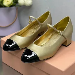 2024 Frump Summer Women Mary Janes High Heels Runway Classic Designer Round TOE TOE di alta qualità Guida fibbia in pelle Sweet Sweet Pumps Female Sweet