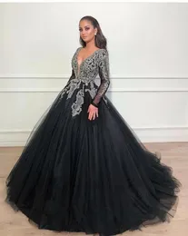 Abiti di quinceanera nera di paillettes scintillanti con maniche lunghe lunghezza del pavimento personalizzato ha reso una linea dolce 16 ragazze abito da ballo Dubai Arabic2516456